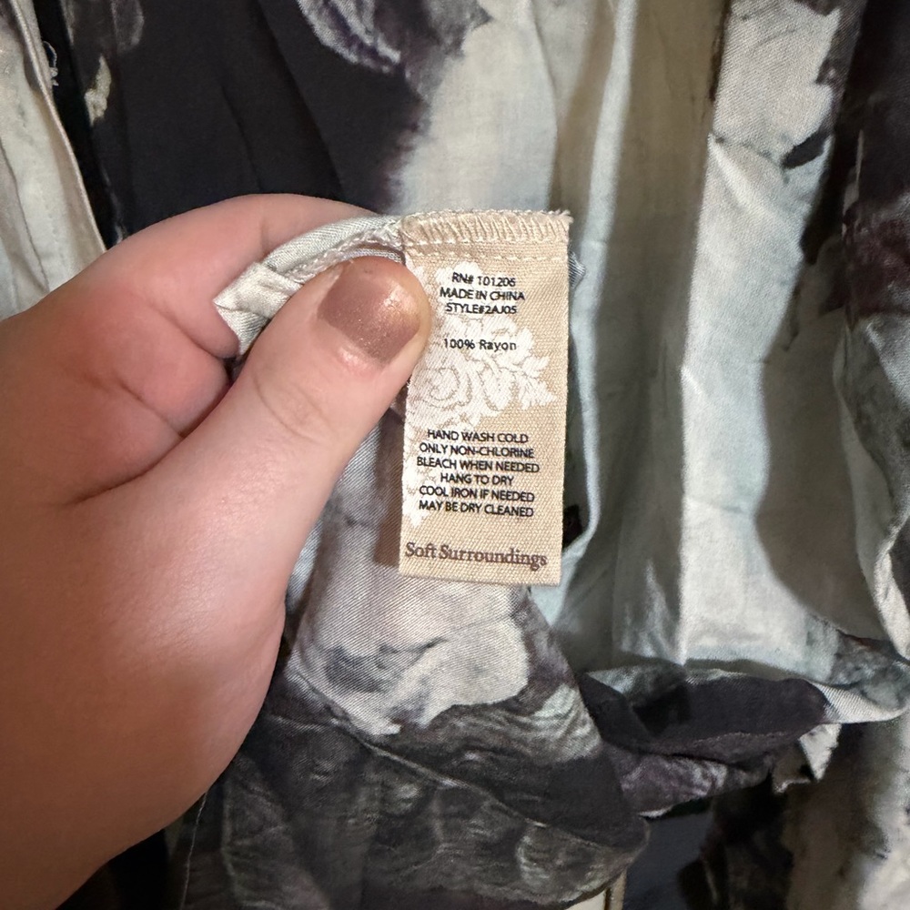 NWOT Soft Surroundings Black and Gray Floral Blouse - Picture 3 of 4